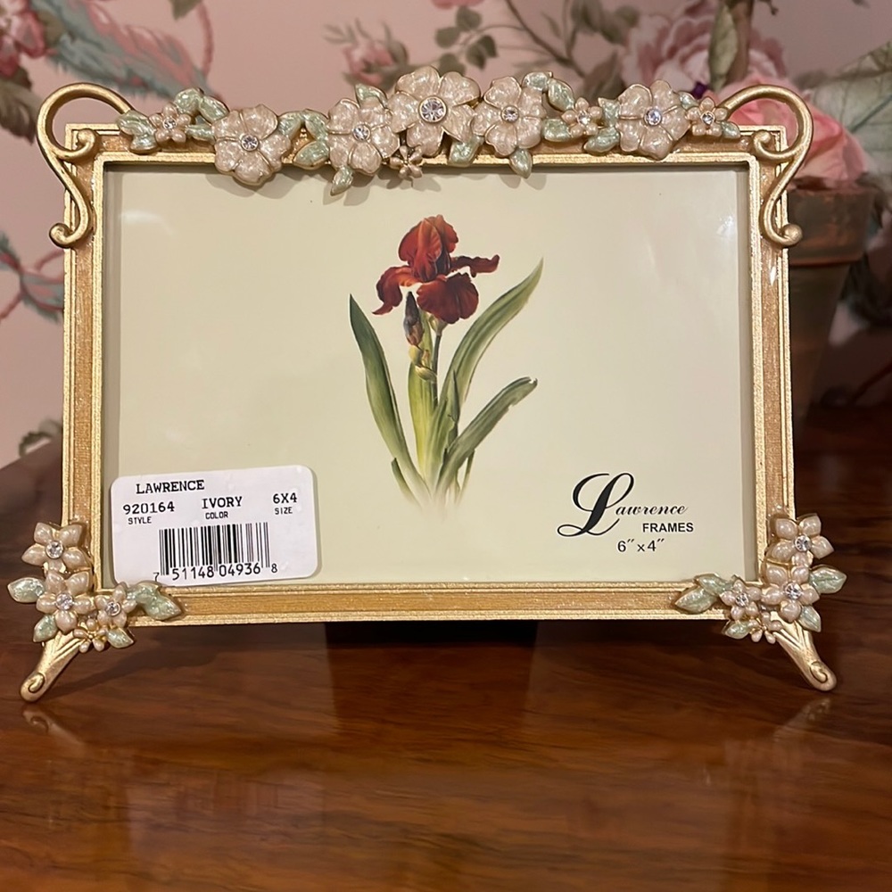 Lawrence Gold picture frame 6 x 4